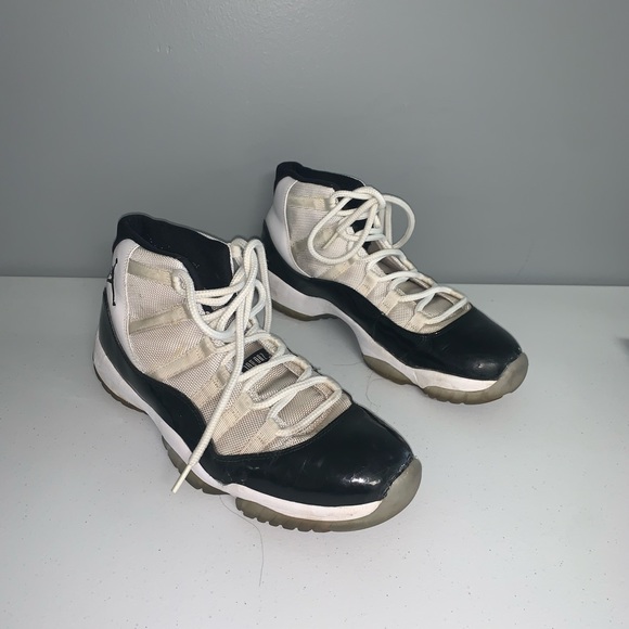 AIR JORDAN 11 RETRO
"Concord - Picture 2 of 7